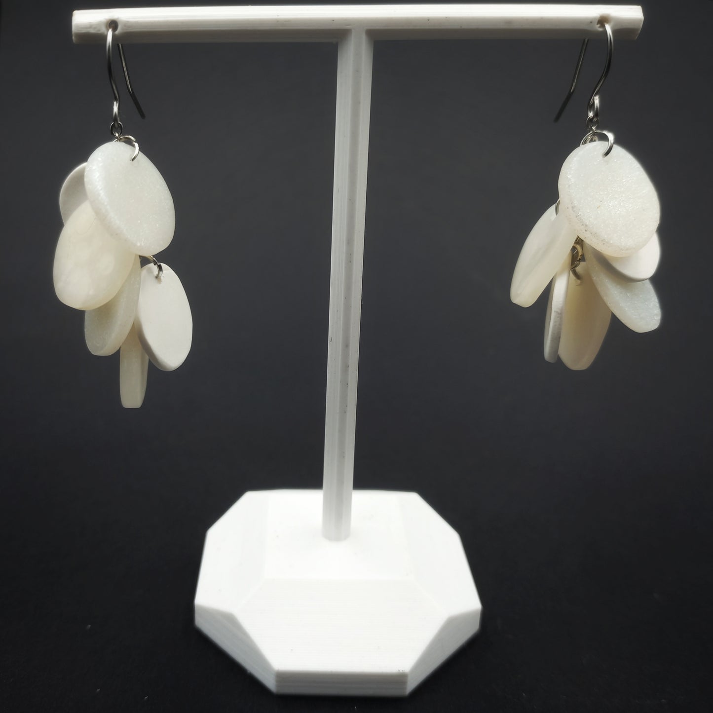 White Cluster Dangle